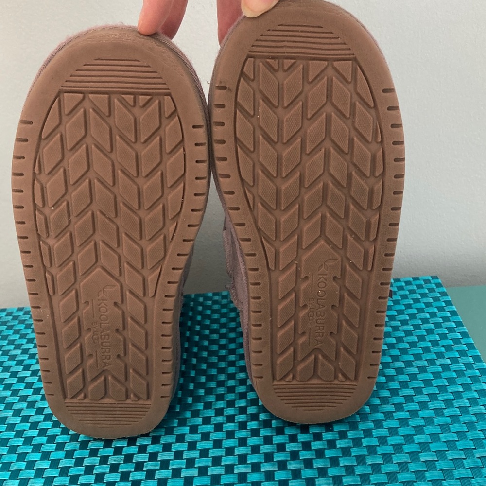 Koolaburra by UGG ~ Kids Boots EUC  Size 1 - Picture 10 of 12